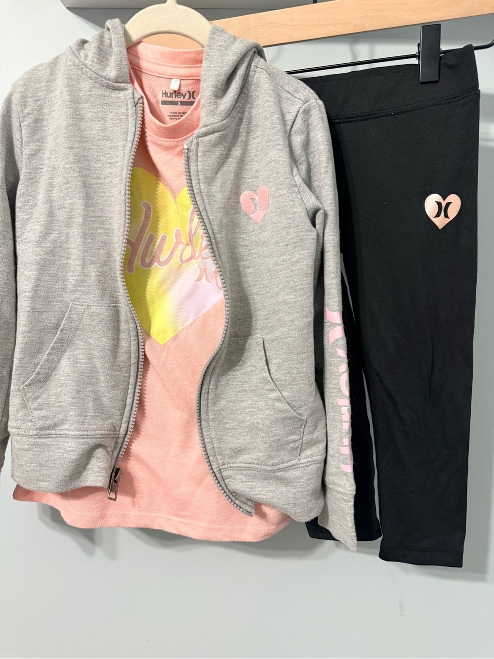 Hurley Kids Pink, Gray & Black Heart Logo Active Set